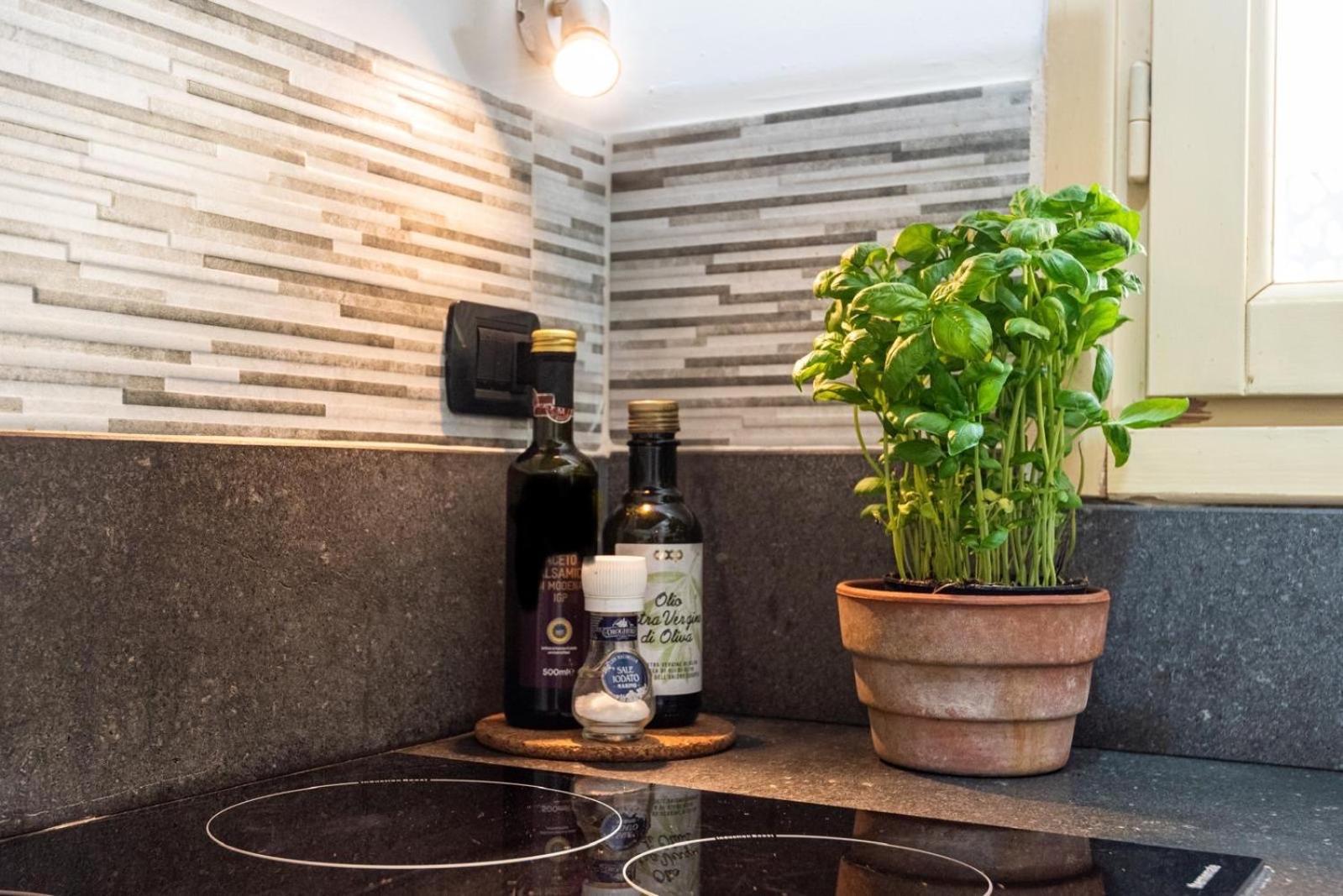Nadia's Lovely - With Private Garden And Jacuzzi *