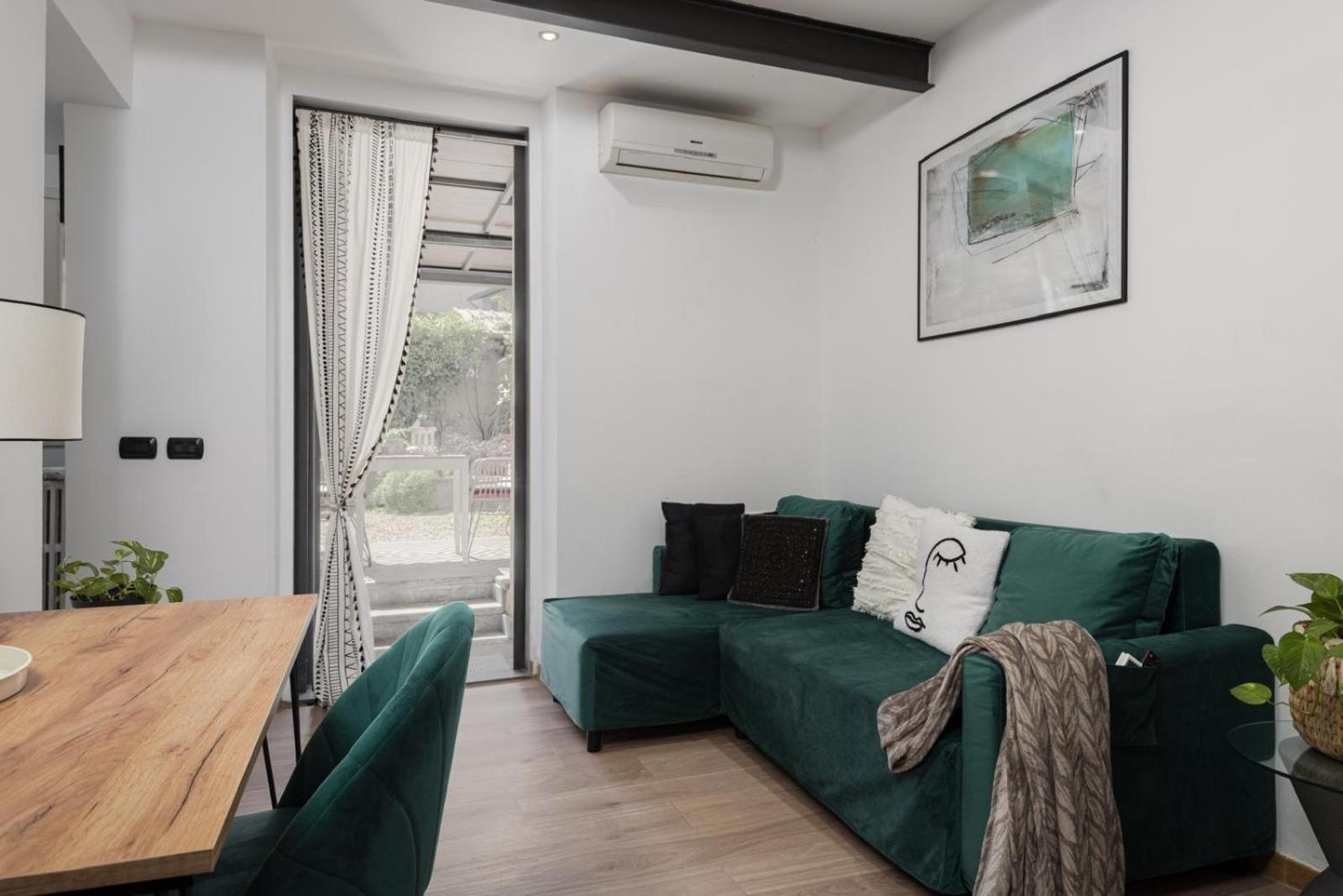 Nadia's Lovely - With Private Garden And Jacuzzi Apartamento *