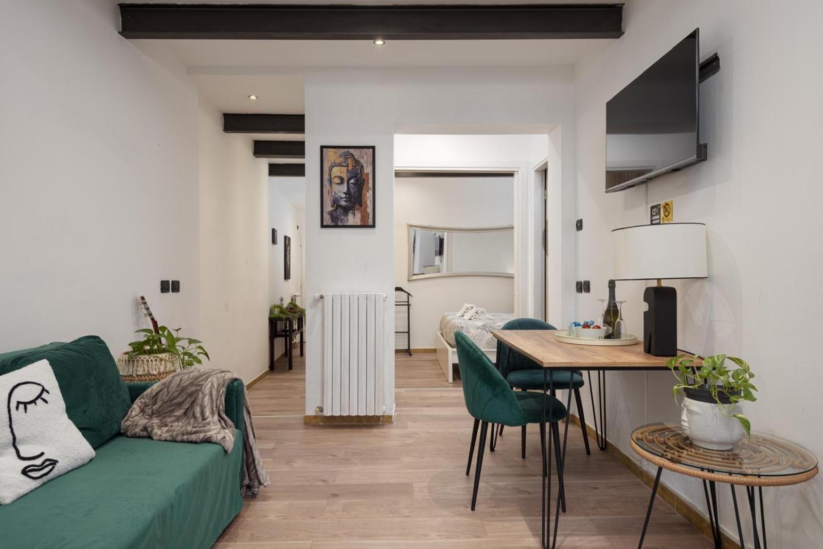 Nadia's Lovely - With Private Garden And Jacuzzi Apartamento *
