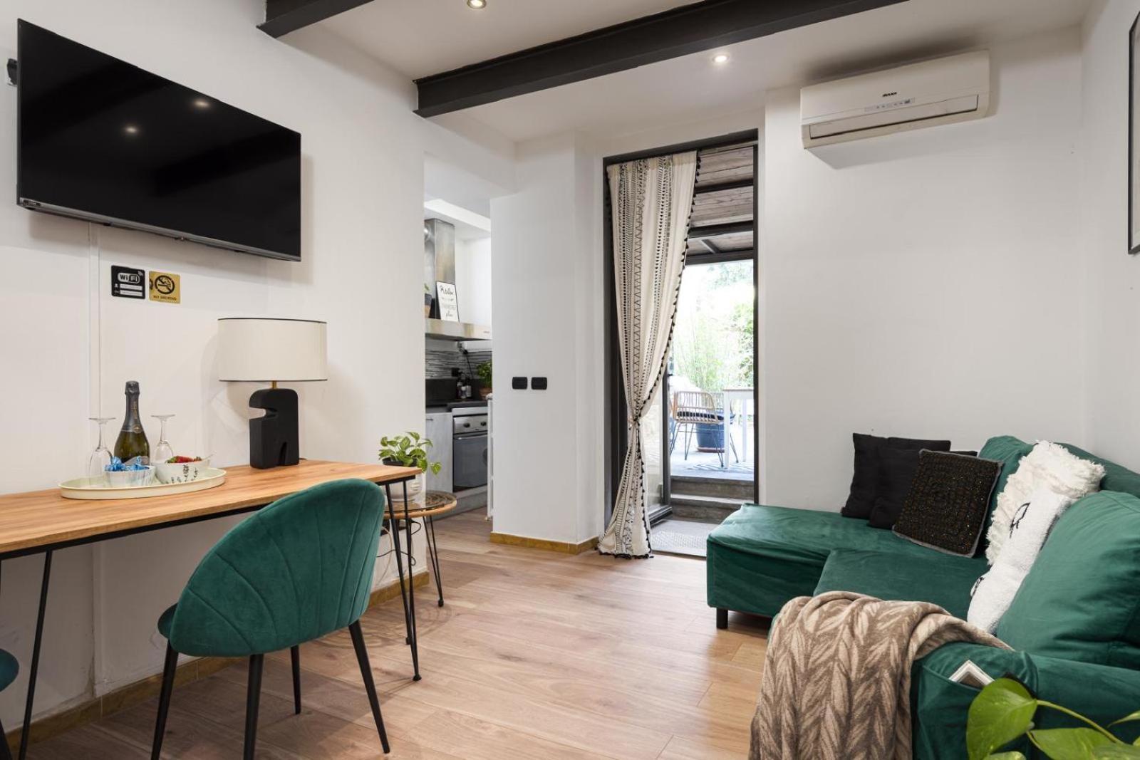 Nadia's Lovely - With Private Garden And Jacuzzi Apartamento Florencia