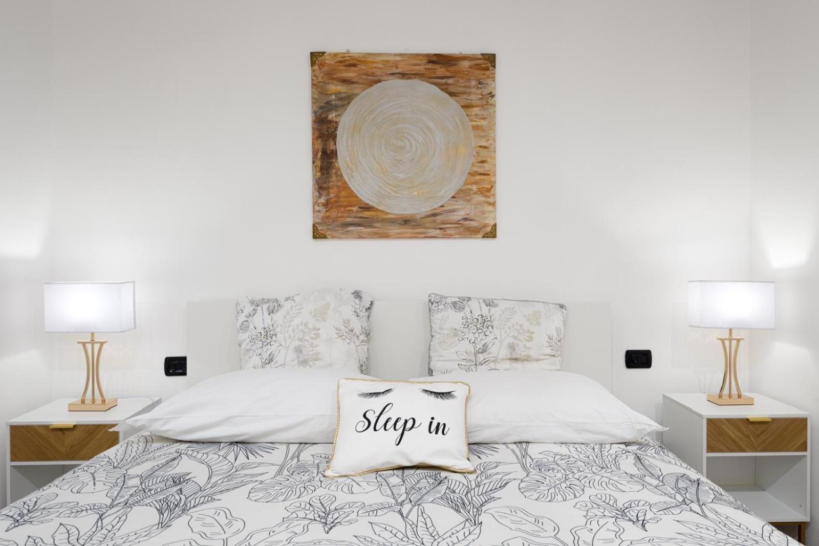 Nadia's Lovely - With Private Garden And Jacuzzi Apartamento